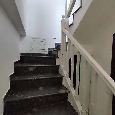 V&j Apartment *